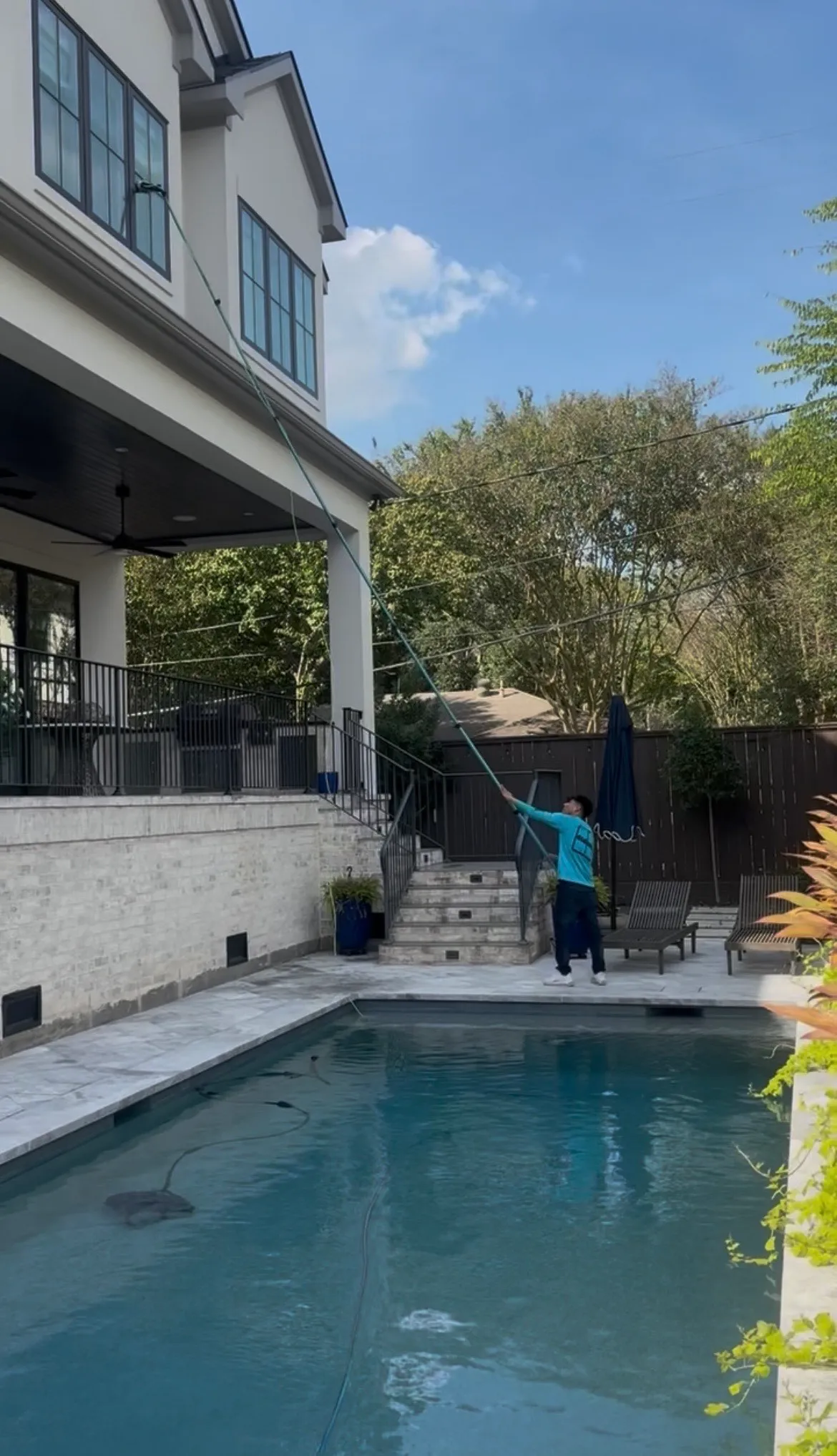 Water-fed pole window cleaning