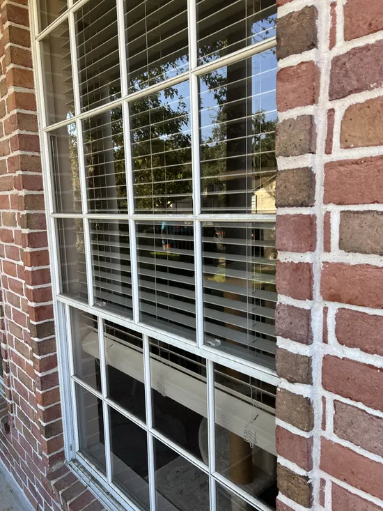 Houston home with clean residential exterior windows